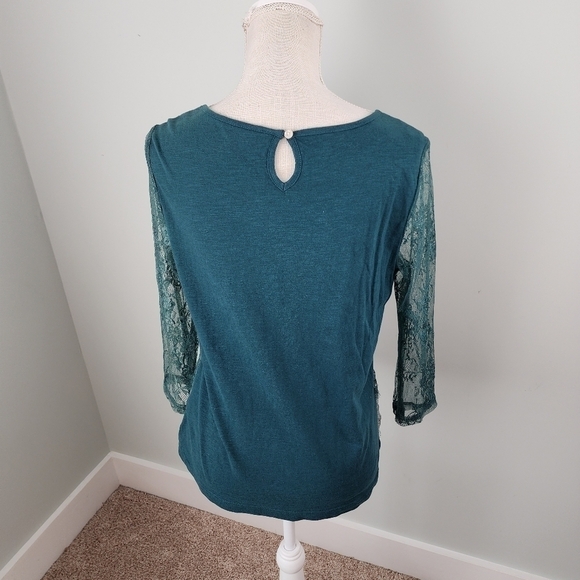 Indigo Women’s Lace Front Sheer Sleeve Knit Back Top Size Medium NWOT - Picture 5 of 11